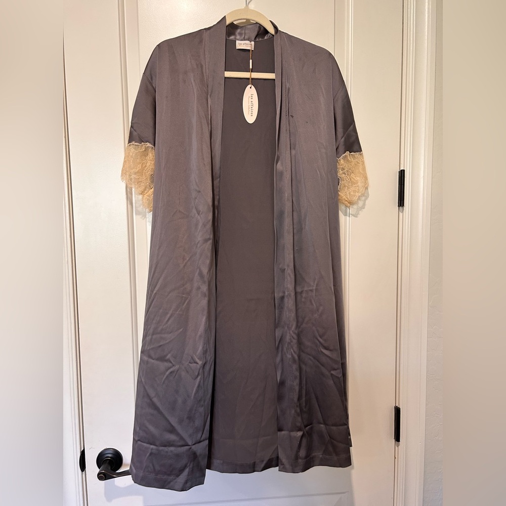 Les Affaires Elegant Gray Satin Kimono Robe